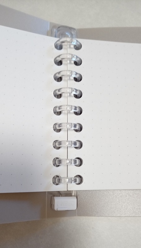 ダイソー コンパクトバインダーのアップ